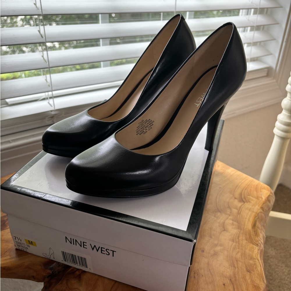 Nine West - Black Leather Closed Toe Heels